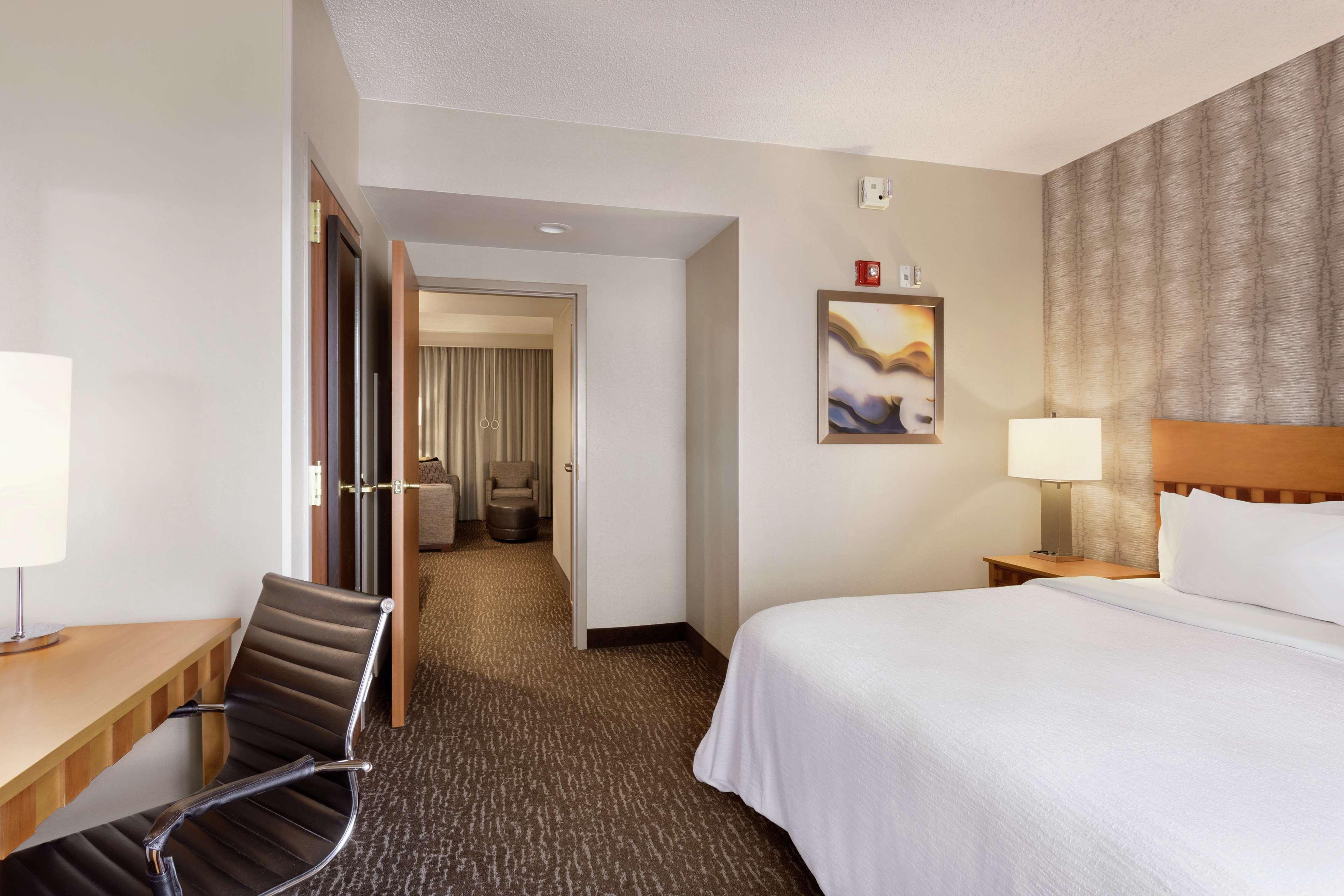Embassy Suites Northwest Arkansas - Hotel, Spa & Convention Center Rogers Esterno foto