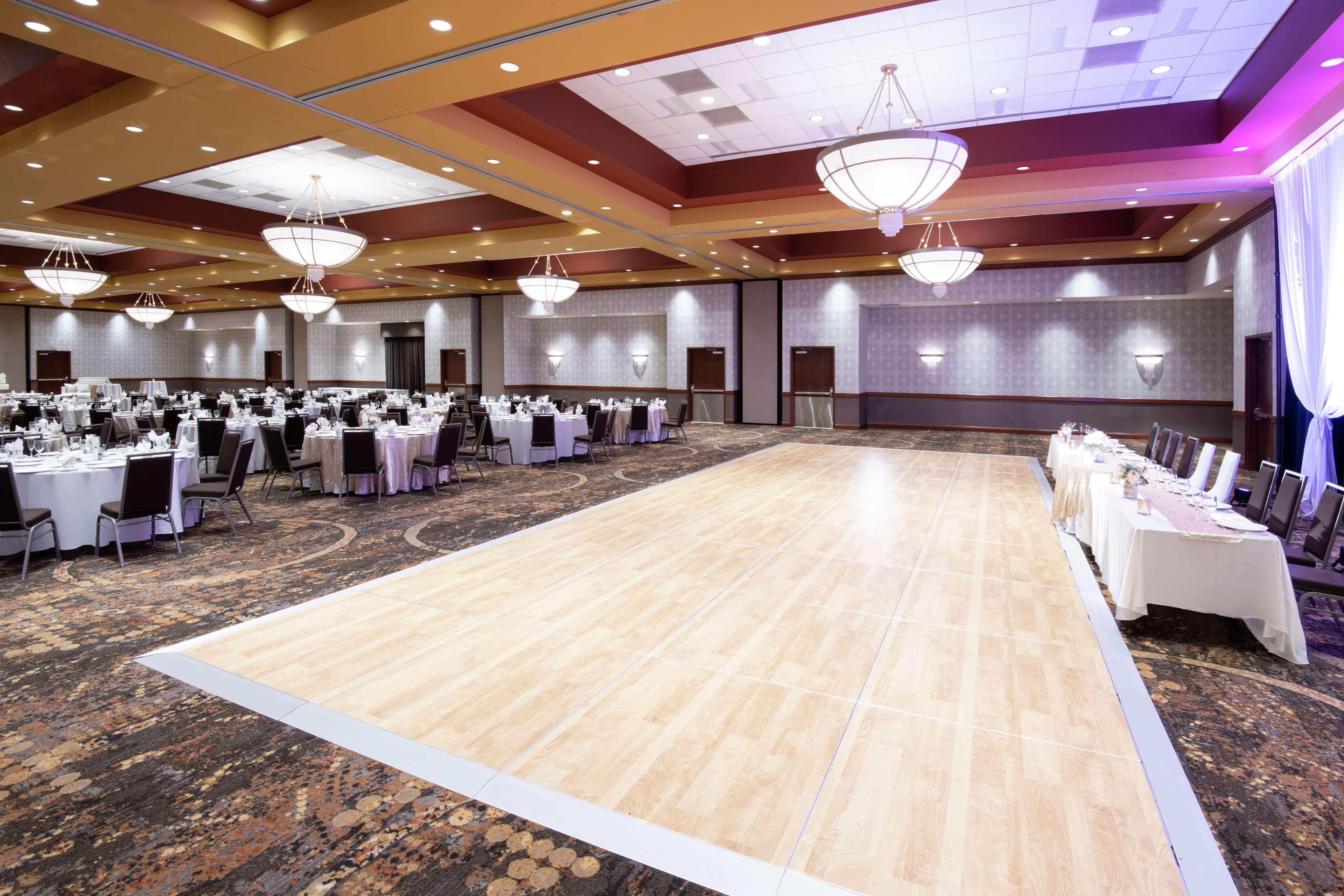 Embassy Suites Northwest Arkansas - Hotel, Spa & Convention Center Rogers Esterno foto