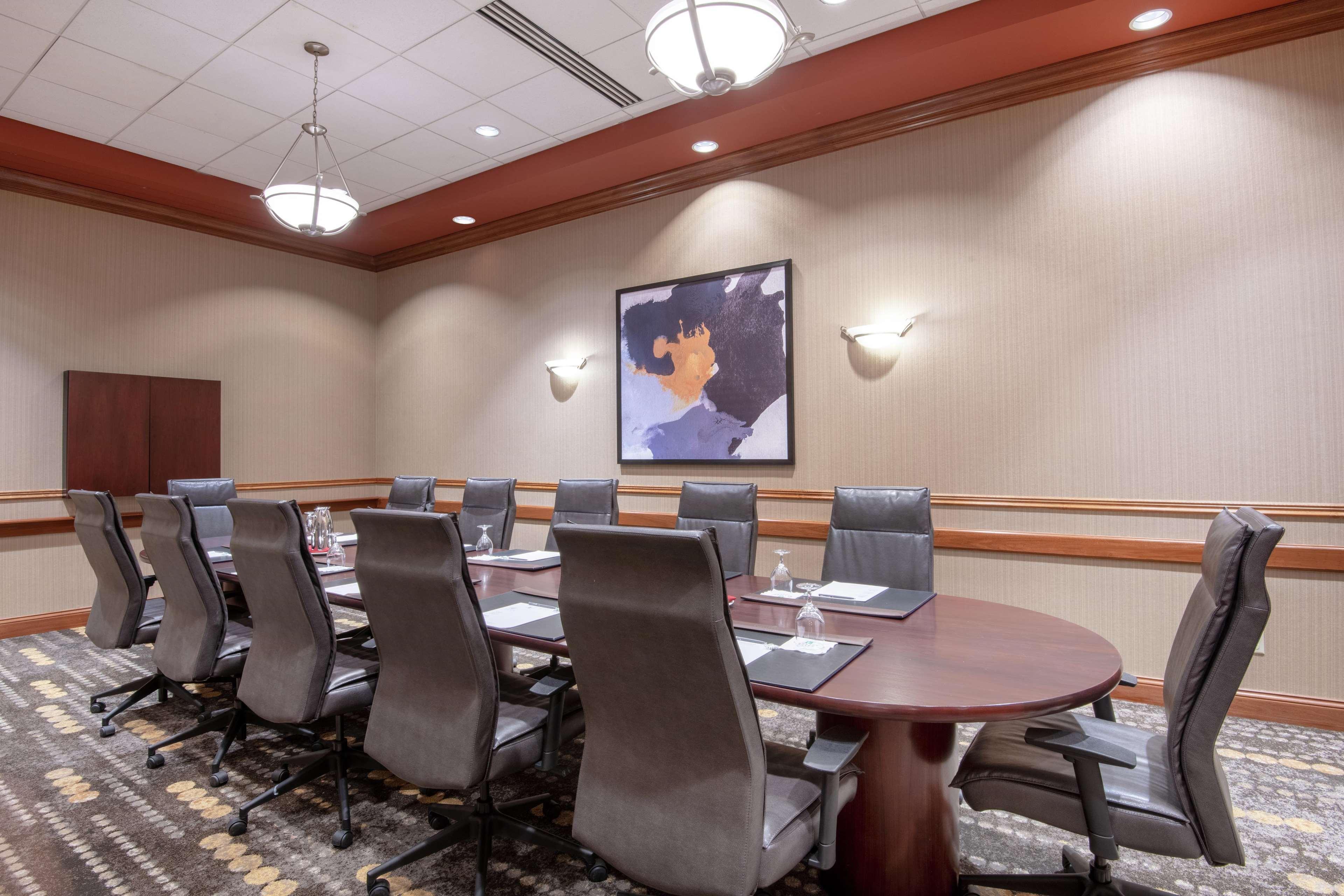 Embassy Suites Northwest Arkansas - Hotel, Spa & Convention Center Rogers Esterno foto