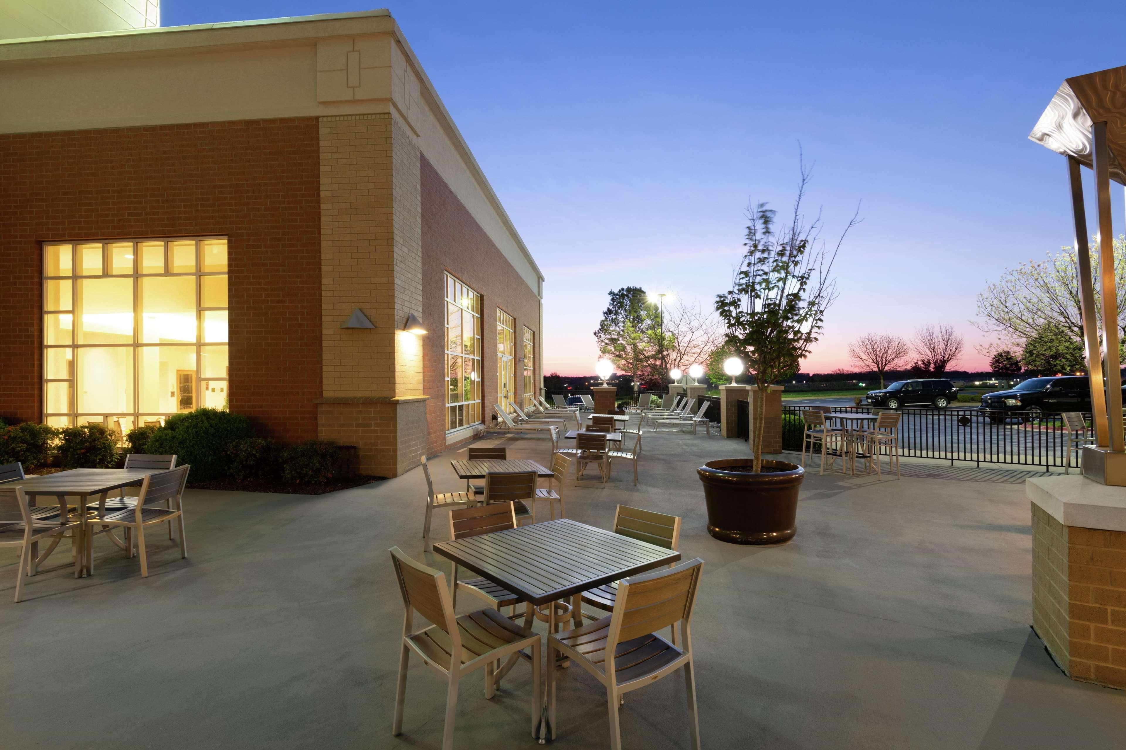 Embassy Suites Northwest Arkansas - Hotel, Spa & Convention Center Rogers Esterno foto