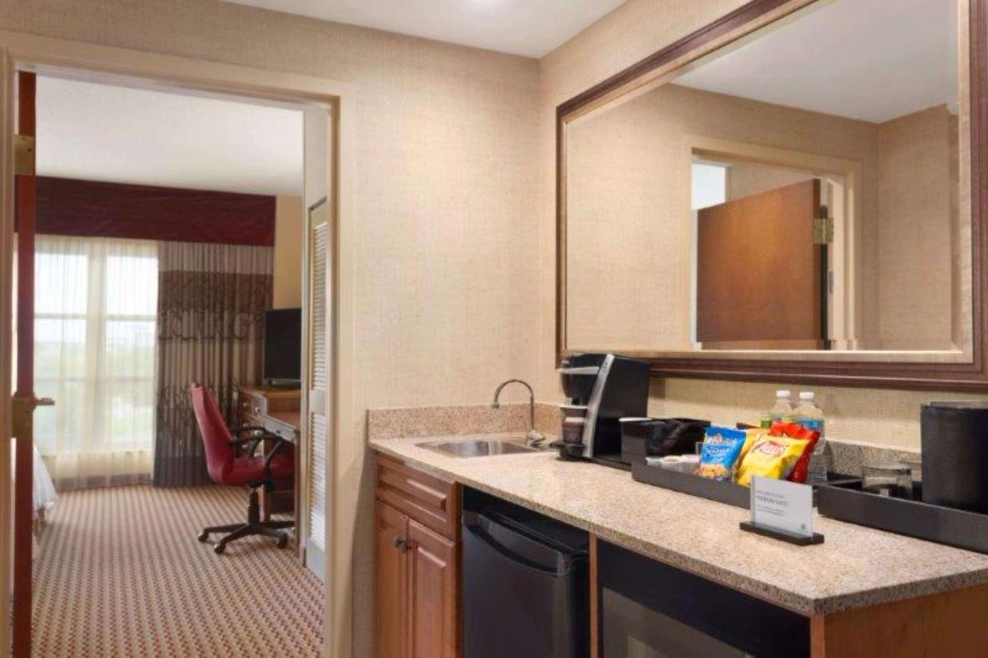 Embassy Suites Northwest Arkansas - Hotel, Spa & Convention Center Rogers Esterno foto
