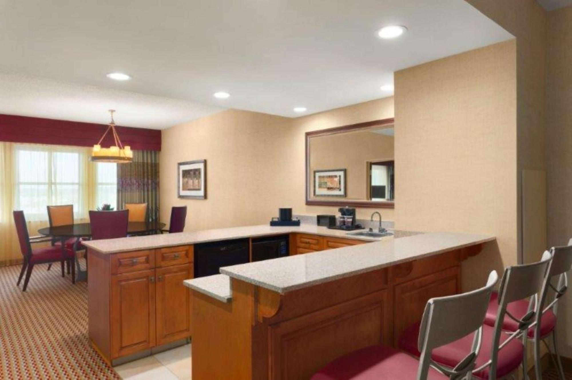 Embassy Suites Northwest Arkansas - Hotel, Spa & Convention Center Rogers Esterno foto