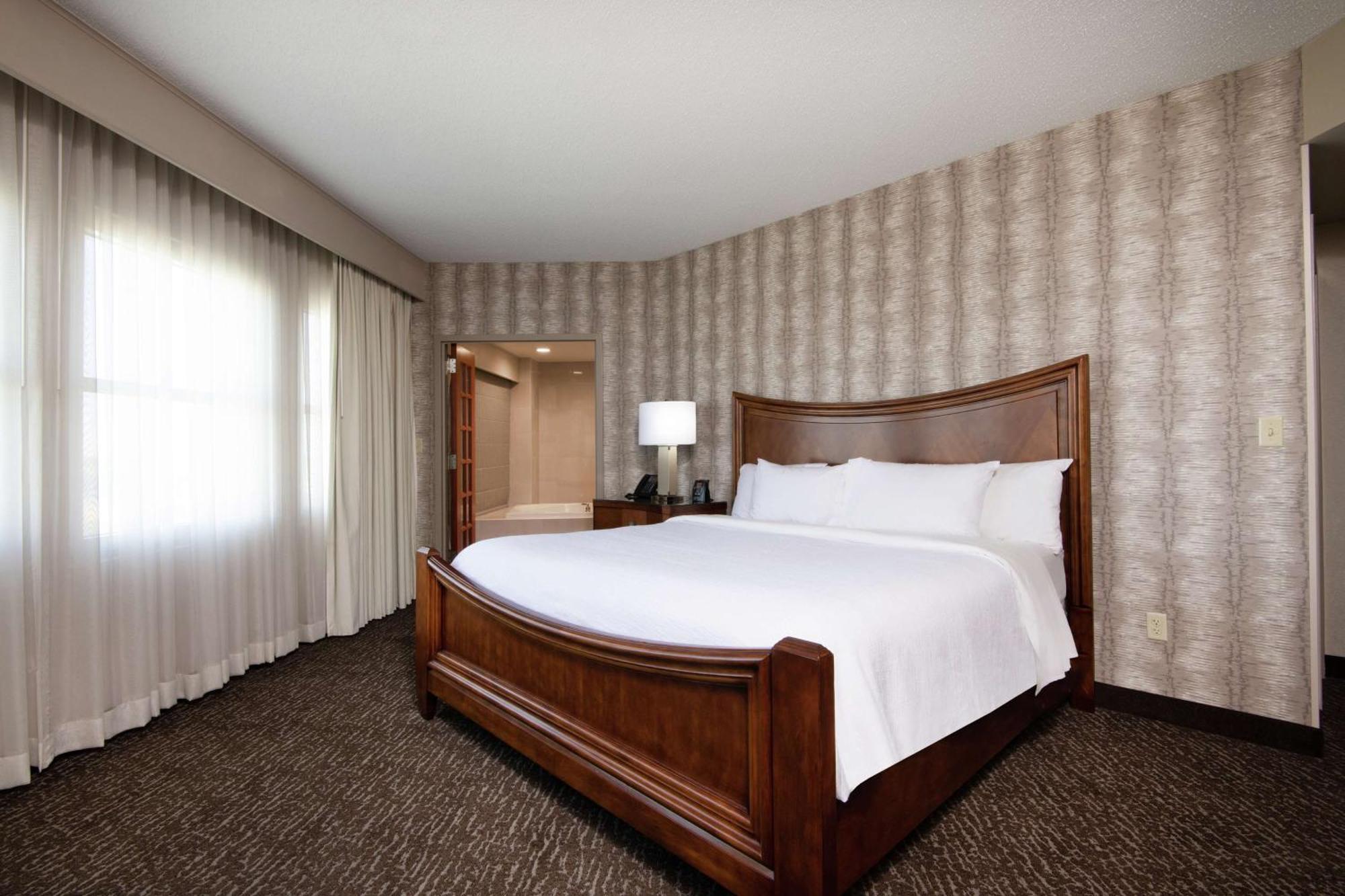Embassy Suites Northwest Arkansas - Hotel, Spa & Convention Center Rogers Esterno foto